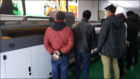 攜手共贏，創(chuàng)想未來 登騰廣告設(shè)備亮相歐瑞卡新品發(fā)布會